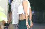 Jennifer Lopez z płaskim brzuchem