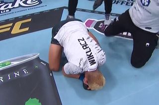 Jakub Wikłacz wpadł w objęcia Joanny Jędrzejczyk. Wzruszające sceny po wygranym debiucie w UFC