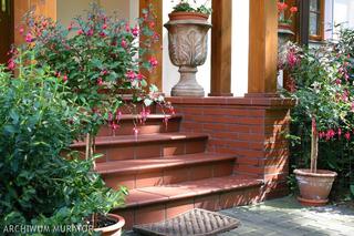 Klinkier w ogrodzie: ścieżki, tarasy, schody z cegły klinkierowej
