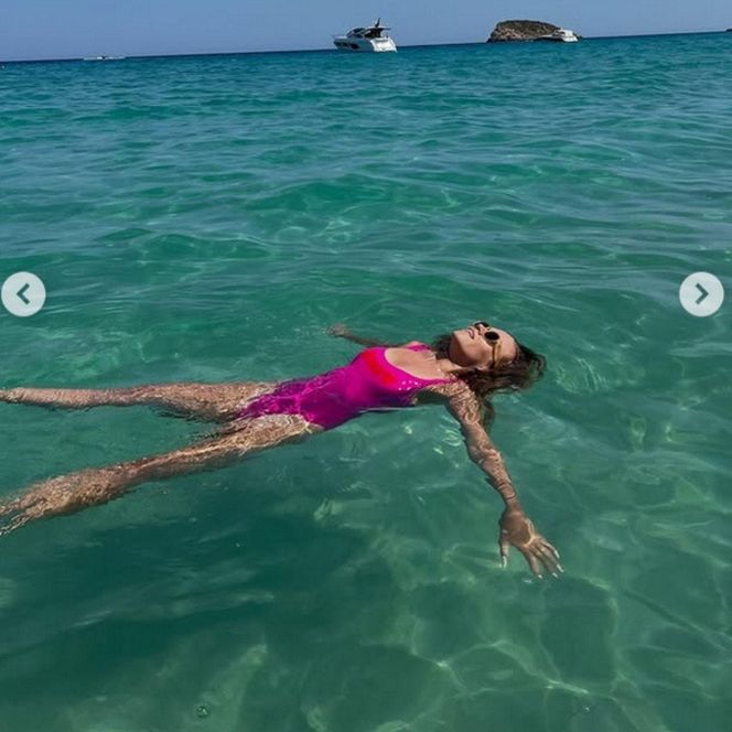 Ściskanie biustu to dopiero początek! Kaczorowska opublikowała pikantne fotki z wakacji