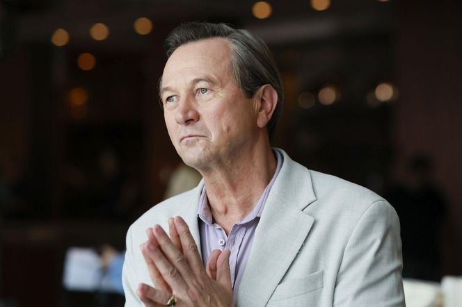 Piotr Cyrwus przez lata próbował pozbyć się „Ryśka z Klanu”, a teraz znów go szufladkują