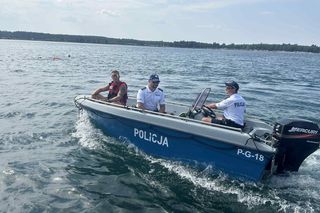 Wypisują mandaty, pouczają – policjanci na „Rivierze” radłowskiej