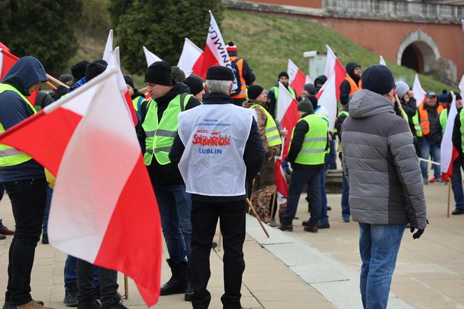 Protest rolników 20 marca w Lublinie. Przeszli ulicami miasta pod LUW