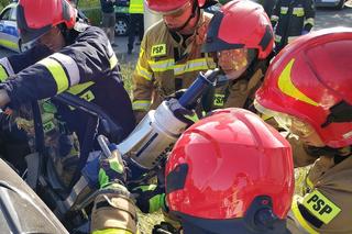 Zderzyli się z tirem. 3-latka zakleszczona w samochodzie! Dramatyczna akcja 