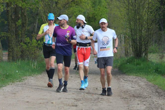 Łukasz Wróbel, policjant ultramaratończyk z Leszna pobił rekord świata w biegu Backyard Ultra! 