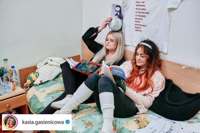 Kasia Gąsienica z Gogglebox. Przed telewizorem naprawdę to zrobiła! Internet zalała fala komentarzy