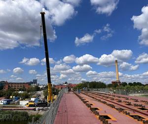 Cała konstrukcja mostu nad Wartą już zamontowana