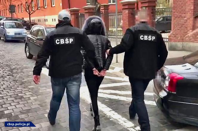 Akcja CBŚP: Rozbito gang, który wywoził kobiety za granicę. Judith i jej pobratymcy zarabiali na cudzym nierządzie [ZDJĘCIA]