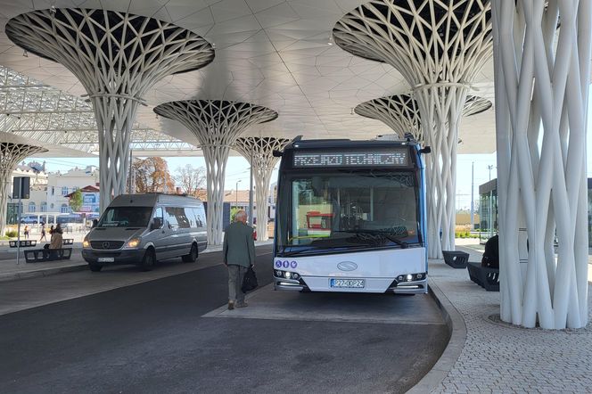 Takiego autobusu w Lublinie jeszcze nie było! On jeden jest jak dwa zwykłe