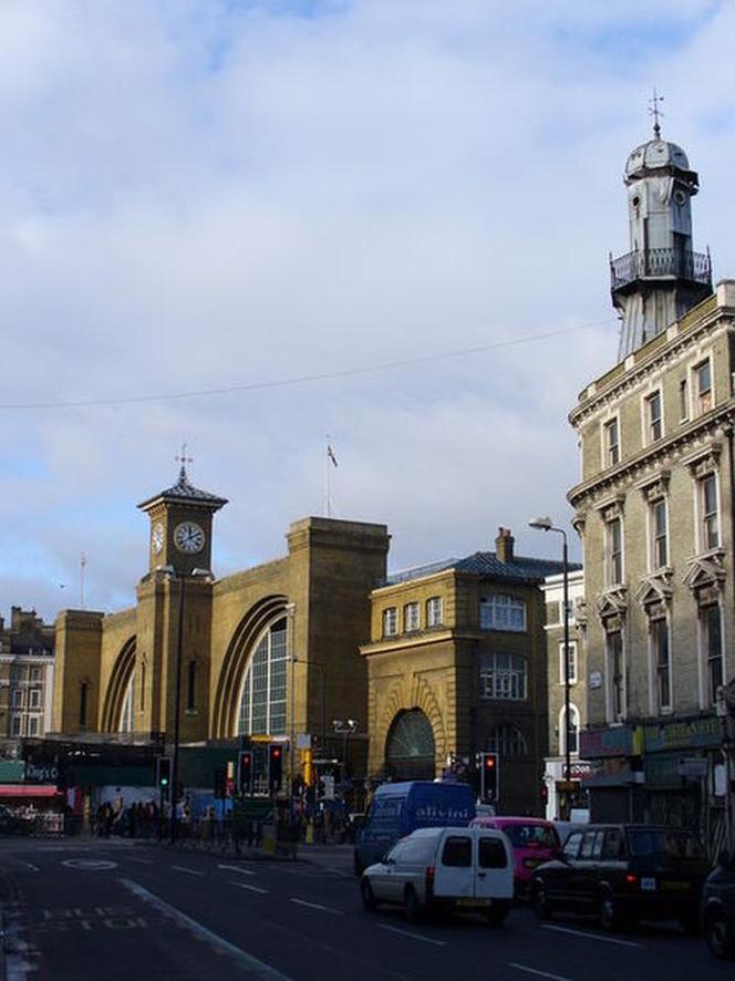 King's Cross Station, Londyn. Centrum dworca wciąż stanowi budynek oddany do użytku w 1852 roku. Projekt przygotowany został przez Lewisa Cubitta. Fot. Colin Smith