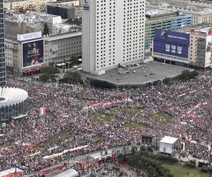 Ruszył Marsz Miliona Serc! Ogromne tłumy Polaków na ulicach Warszawy [ZDJĘCIA]