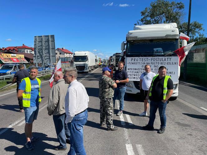 Protest przewoźników na przejściu w Dorohusku. „Jesteśmy zdesperowani” [GALERIA]