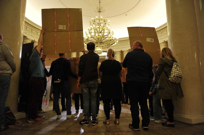 Miały być nowe mieszkania TBS. Przed odbiorem dostali gigantyczną podwyżkę czynszu