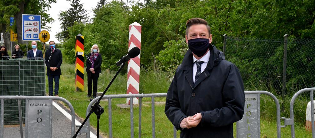 MARSZAŁEK WOJ. ZACHODNIOPOMORSKIEGO OLGIERD GEBLEWICZ NA GRANICY W ROSOWKU