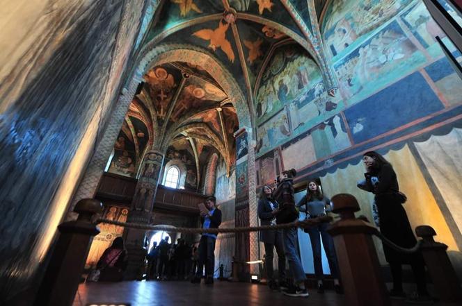 Pokaż na fotografii Znak Dziedzictwa Europejskiego i weź udział w konkursie