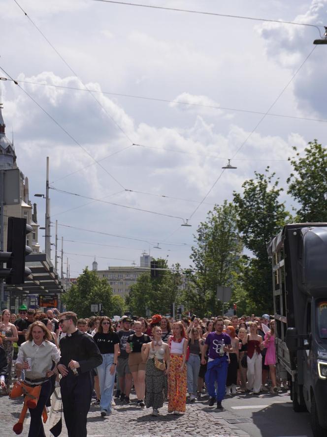 Juwenalia Śląskie 2024. Korowód przeszedł ulicami Katowic. Studenci mają klucze do miasta