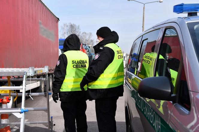 Koronawirus na Podlasiu: Celnicy skontrolowali blisko 10 tys. kierowców