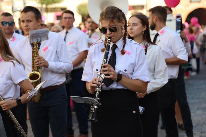 W centrum Lublina królował róż! Przez miasto przeszedł Marsz Różowej Wstążki