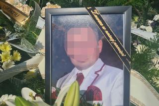 Krystian spoczął w grobie z ukochaną mamą