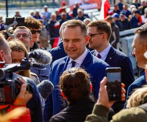 Karol Nawrocki zjadł sandacza w Ostródzie. Kandydat na prezydenta odwiedził lokalną pizzerię, nie luksusowy hotel