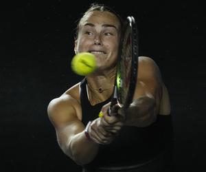 Sabalenka - Rybakina O której godzinie gra Sabalenka z Rybakiną Kiedy dokończenie meczu WTA Finals 2023