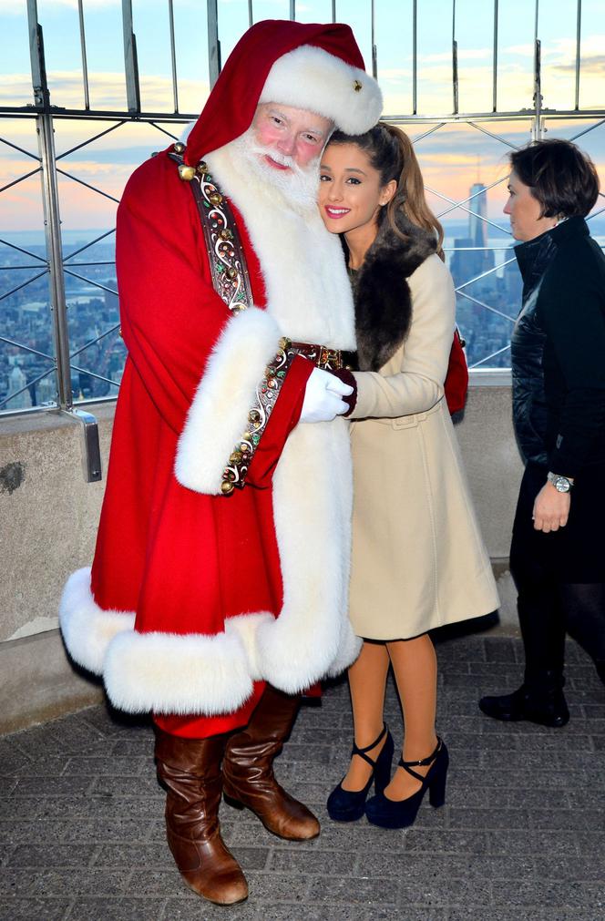 Ariana Grande i Święty Mikołaj