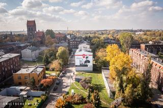 W Świętochłowicach odsłonięto mural poświęcony Wiktorowi Wiechaczkowi