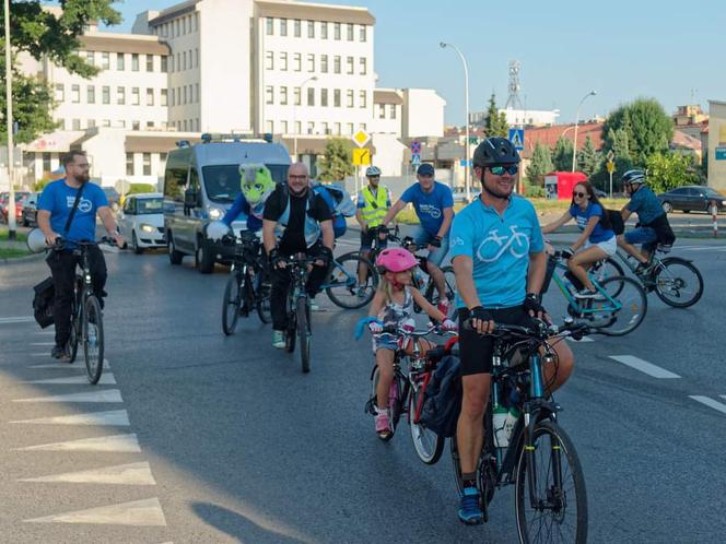 Rzeszowska Masa Krytyczna pojedzie w piątek. Będą zwracać uwagę na jakość ścieżek rowerowych w mieście! 