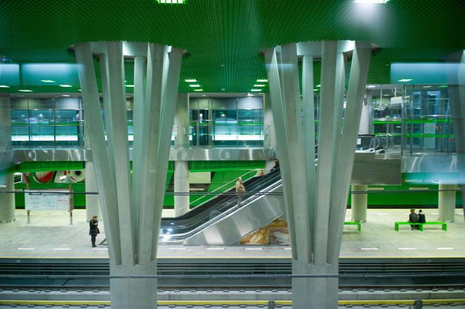 Tajemniczy peron w metrze w Warszawie. Zbudowali go za grube miliony, nikt nigdy z niego nie odjechał 