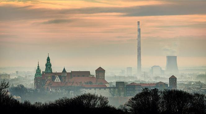 Kraków tonie w smogu. Zostały przekroczone normy dopuszczalnego poziomu [18.10.2018]