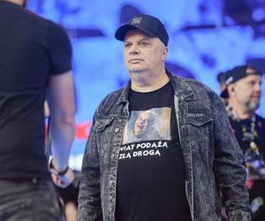 Krzysztof Skiba promuje książkę z młodą żonką. Napisał Kobiety są naiwne