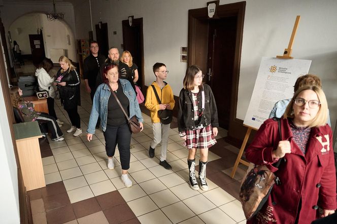 Gigantyczna kolejka w Olsztynie. Wszyscy chcieli zwiedzić to miejsce