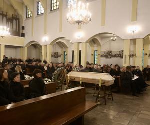 Tłumy żegnają zmarłą wicedyrektorkę Muzeum Warszawy Annę Sienkiewicz-Rogowską