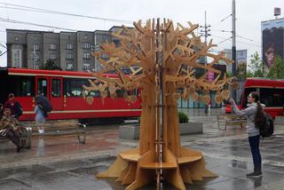 Na katowickim Rynku stanęło Drzewo Klimatyczne! [ZDJĘCIA, AUDIO]