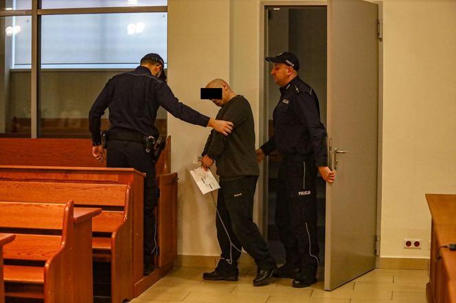 Emerytowany żołnierz wypchnął żonę z balkonu. Sąd nie miał litości!