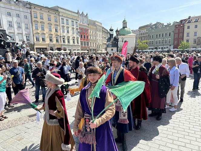 "Polonez wiosenny" na Rynku Głównym w Krakowie