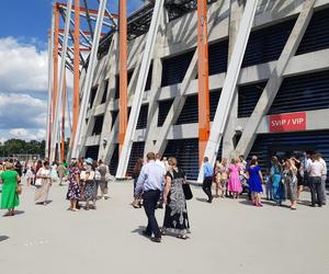 Kongres Świadków Jehowy w Białymstoku. Na stadionie miejskim tysiące uczestników [ZDJĘCIA]