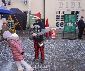 Bieg Mikołajów w Olsztynie. Około 400 osób pobiegło w charytatywnym celu [ZDJĘCIA]