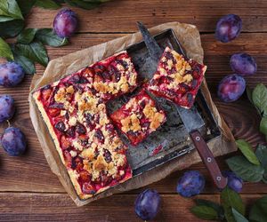 Zrobiłam ciasto ucierane ze śliwkami z przepisu siostry Anastazji. Wyszło pyszne i idealnie słodkie 