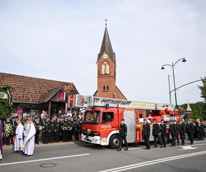 Pogrzeb druha Krystiana Dułaka. Wzruszająca ceremonia w Sierakowicach
