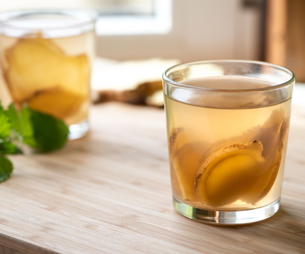 W mig pozbędziesz się wzdęć i gazów. Dodaj plasterek do wody lub herbaty