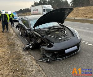 Wypadek na A1. Tego Porsche już się nie da wyklepać