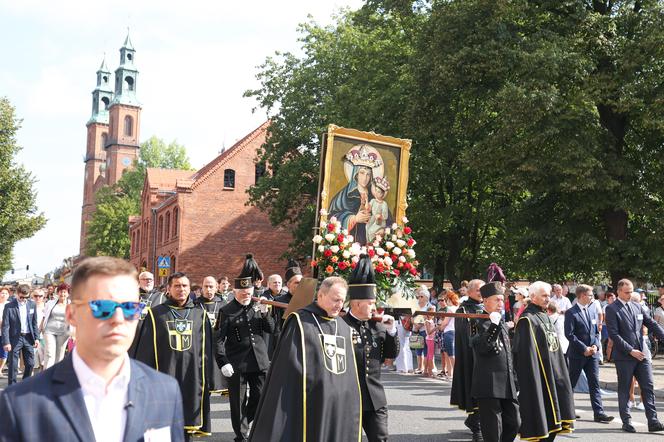 Tysiące kobiet i dziewcząt na pielgrzymce do Piekar Śląskich. "Jestem w Kościele, więc idę"