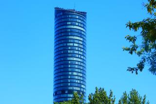 Bomba w Sky Tower? Alarm w najwyższym budynku Wrocławia