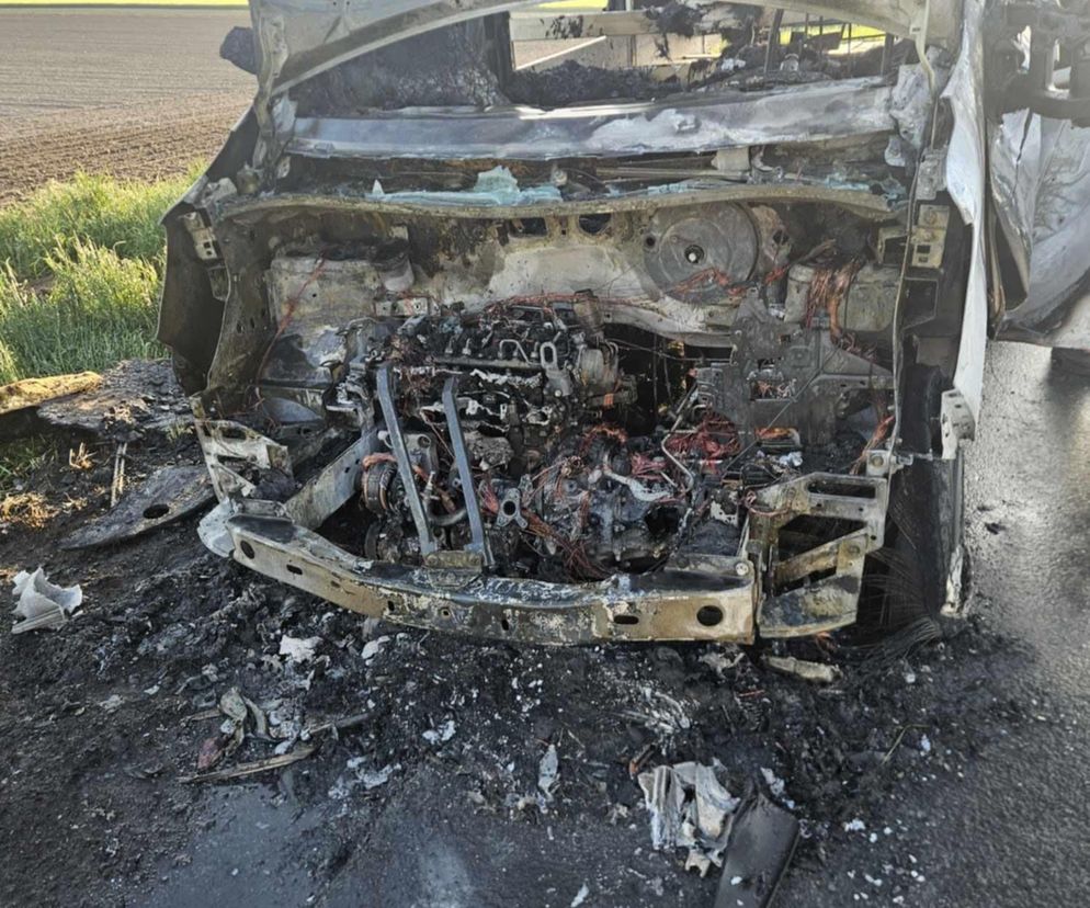 Pożar auta na DK36. Ruch wstrzymany na kilka godzin