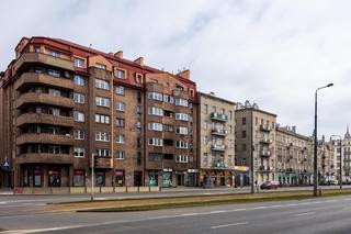 Zobacz najbrudniejsze warszawskie budynki - zdjęcia. Wypiękniałyby, gdyby je umyć