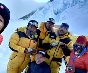 Szymon Jaskuła wspina się na Mount Everest