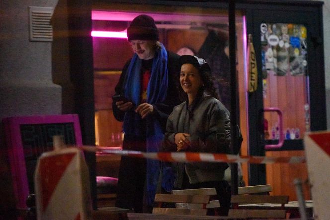 Monika Brodka winko papierosek i taksówka