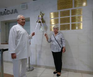 Dzwon życia w Świętokrzyskim Centrum Onkologii. Symbol nadziei i zwycięstwa 