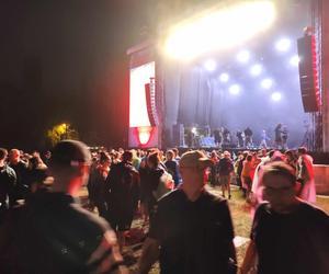 Sprawdziliśmy ceny napojów i przekąsek na Off Festivalu. Ile zapłacimy za butelkę wody?